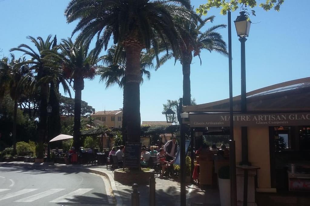 Studio 4 Pers Coeur Du Lavandou 5Mn A Pied Des Plages Le Lavandou Exterior photo